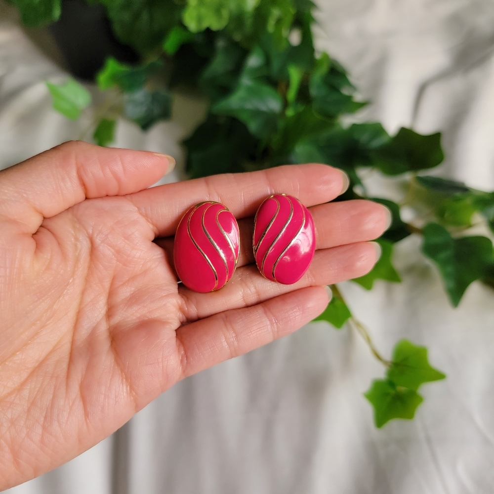 Gold & Pink Oval Earrings